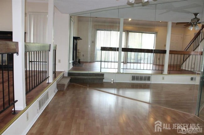 Building Photo - 3 Westgate Dr