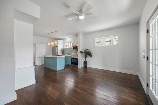 Building Photo - 1811 20th St