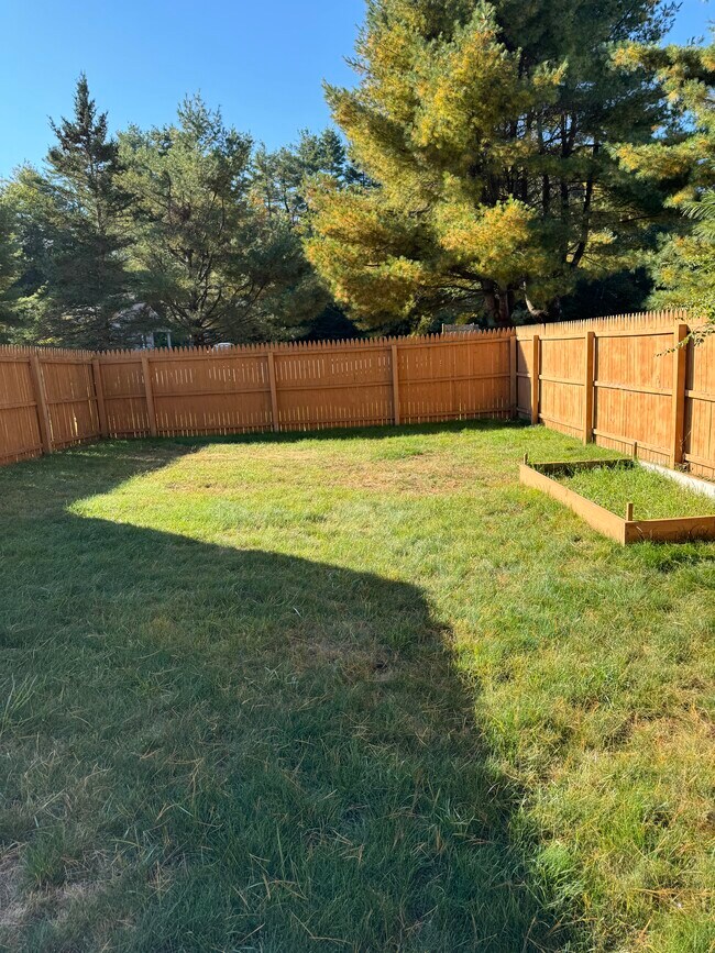 Building Photo - 10 Windorf Cir