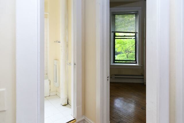 Building Photo - 438 W Belden Ave