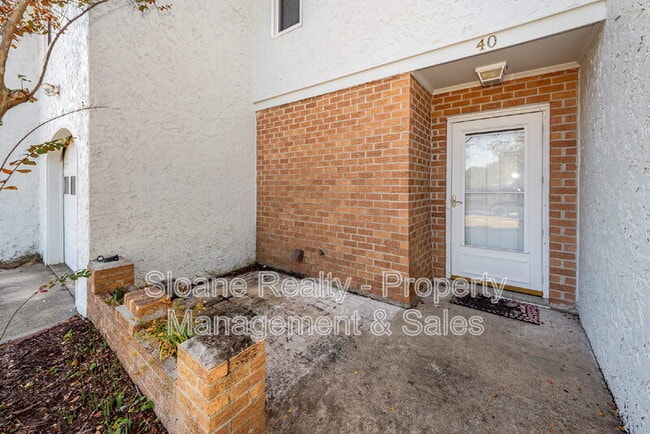 Building Photo - 40 Meander Row