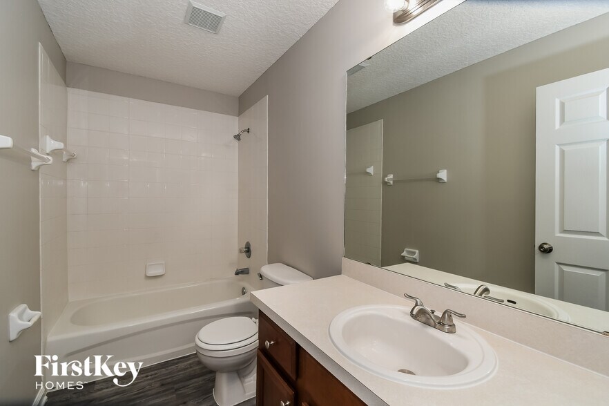 Building Photo - 182 Greenfield Dr