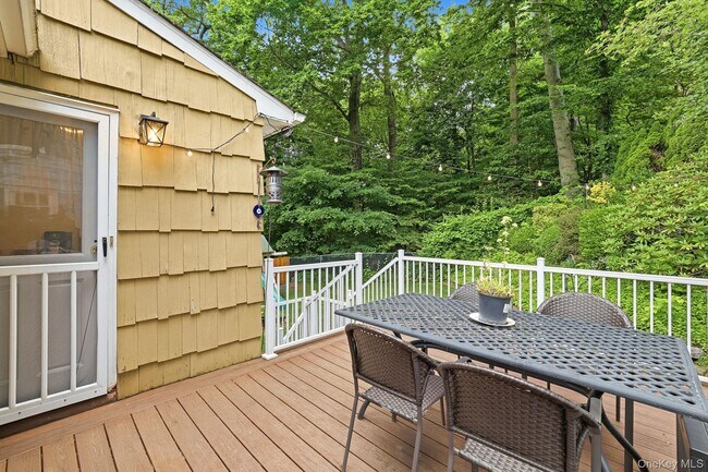 Building Photo - 80 Hickory Hill Dr
