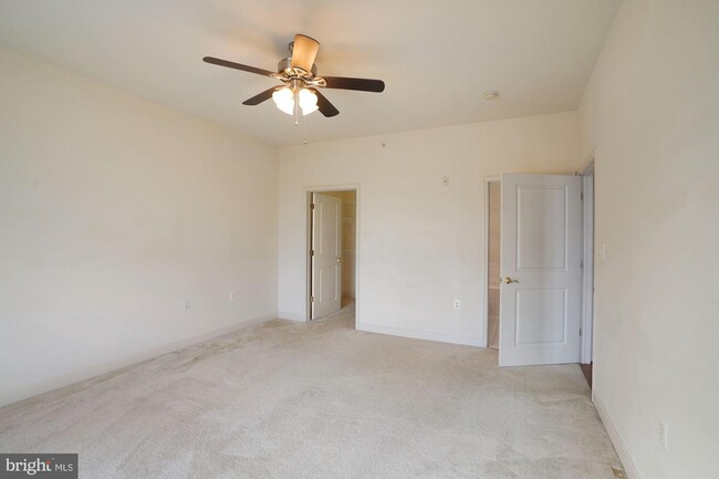 Building Photo - 525 Belmont Bay Dr