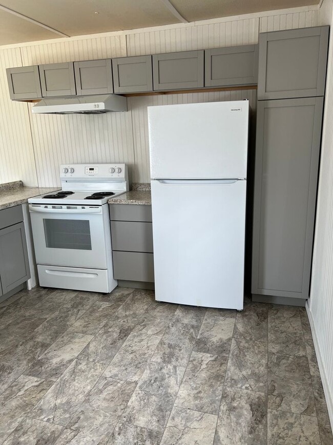 Building Photo - Affordable 2  Bedroom 1 bath  $ 1100 Mary ...