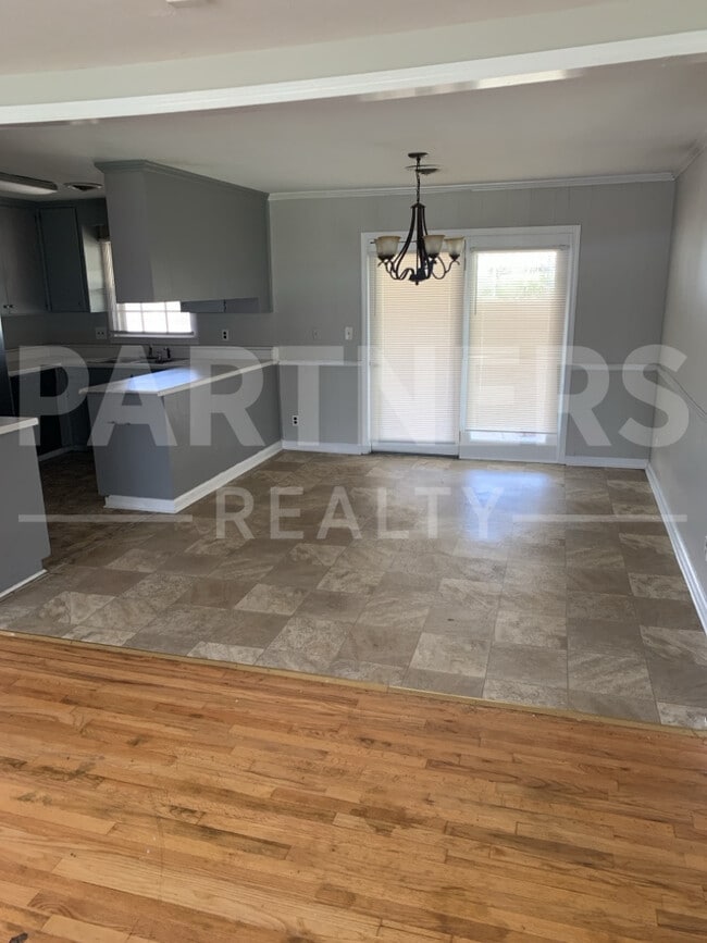 Building Photo - 3333 Carter Hill Rd