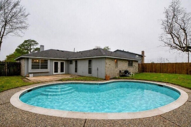 Building Photo - 11222 Broadsweep Dr