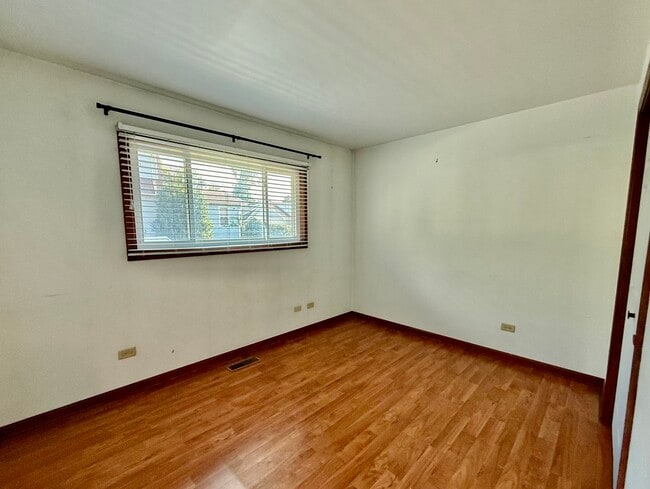 Building Photo - 312 S Lodge Ln