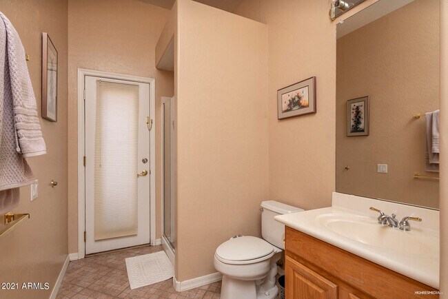 Building Photo - 533 W Desert Flower Ln