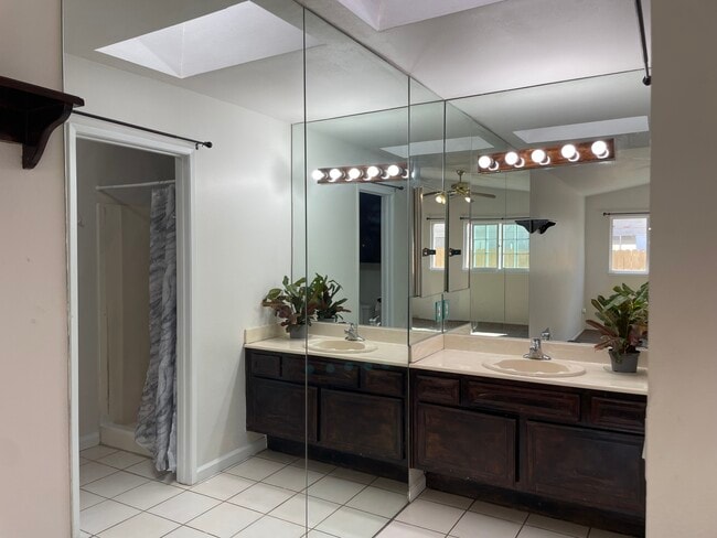 Building Photo - 13036 Sunbird Dr