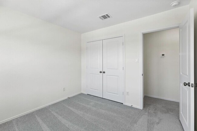 Building Photo - 331 Bugbee