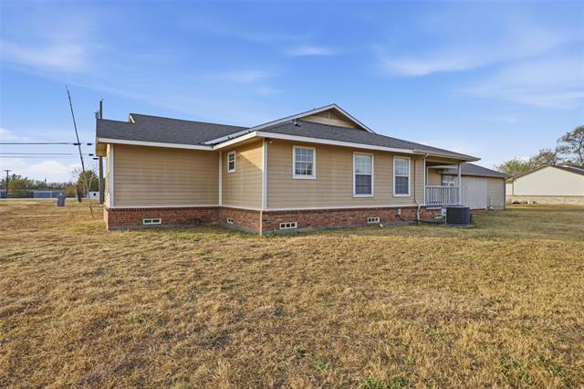 Building Photo - 910 N Powell Pkwy