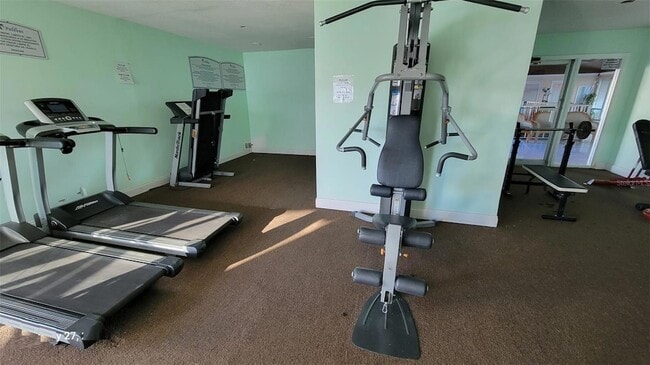 Building Photo - 826 Sky Lake Cir