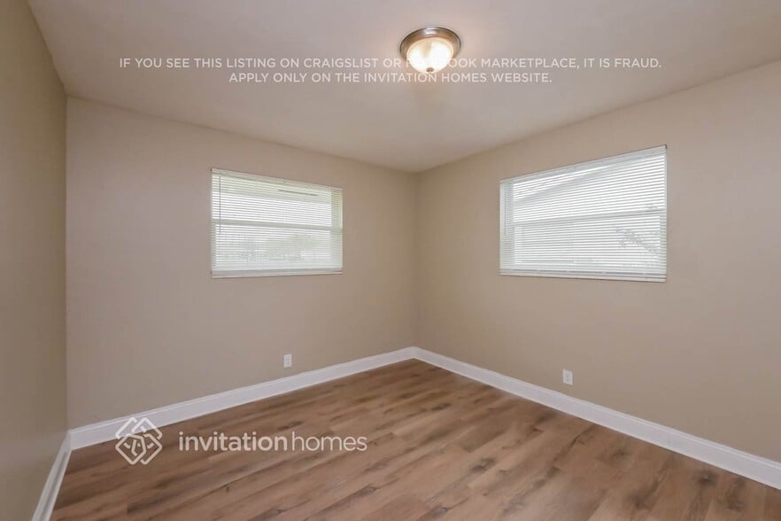 Building Photo - 1141 N 66 Terrace