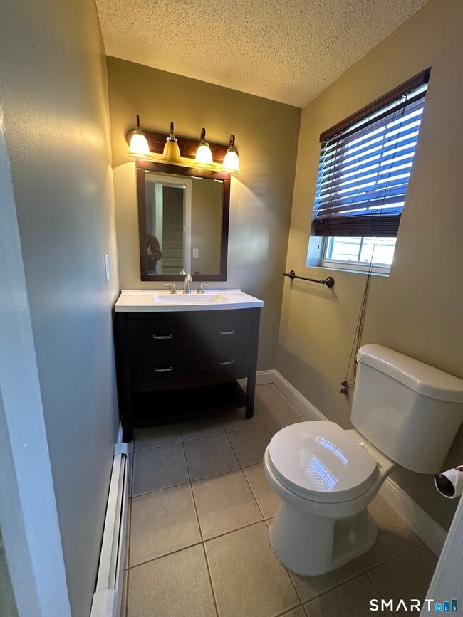 Building Photo - 1693 Litchfield Turnpike