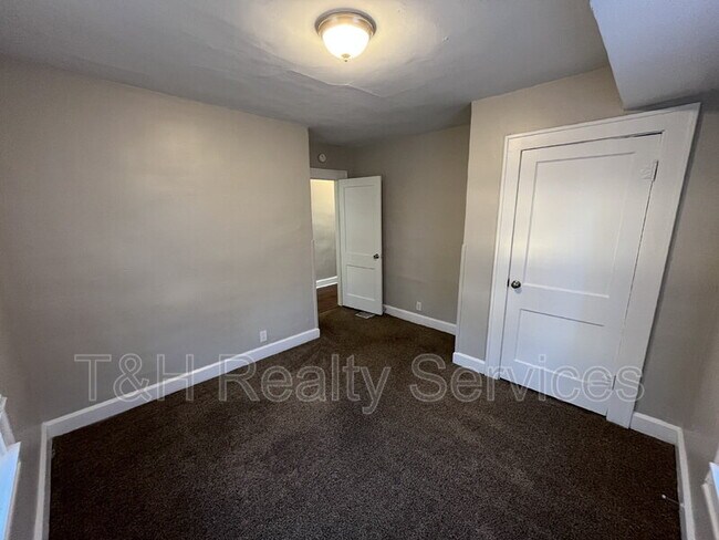 Building Photo - 23 S Spencer Ave