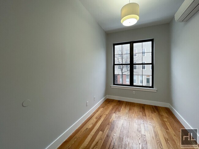 Building Photo - LOCUST STREET