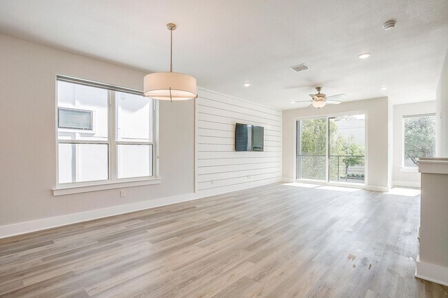 Building Photo - 2944 Forest Park Blvd