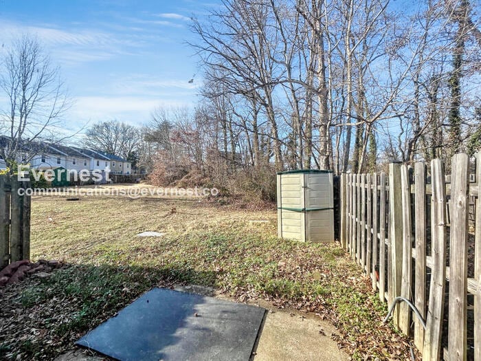 Building Photo - 1246 Thomas Jefferson Pl