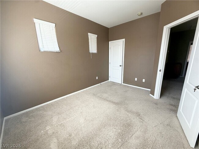 Building Photo - 673 Taliput Palm Pl