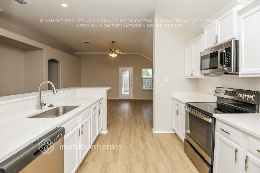 Building Photo - 1650 Hillside Dr