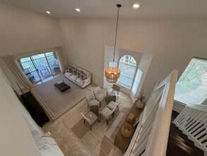 Building Photo - 16206 Glenmoor Dr