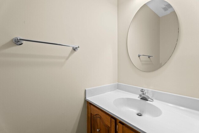 Building Photo - Move-In Ready Home in Prime Springfield Lo...