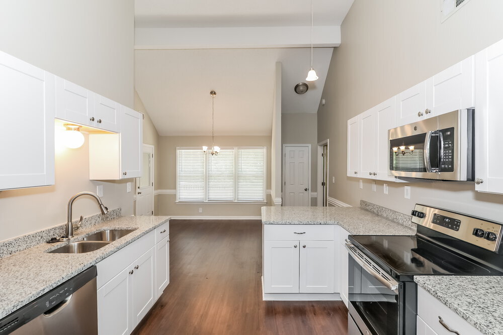 Building Photo - 8642 Tropicana Dr N