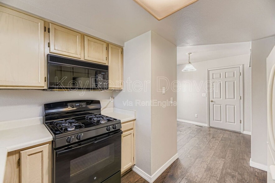 Building Photo - 5906 S Jellison St