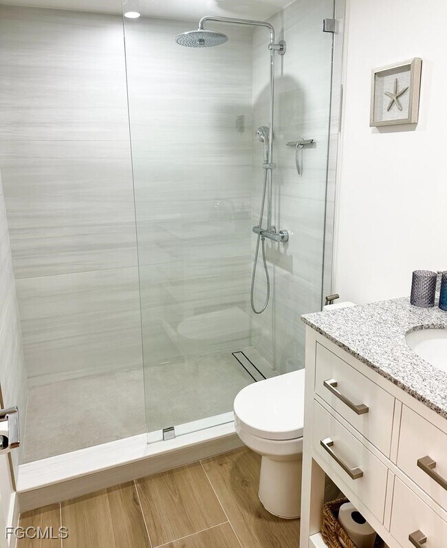 Building Photo - 72 7th St S