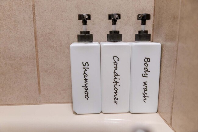 Building Photo - 640 S Columbia St