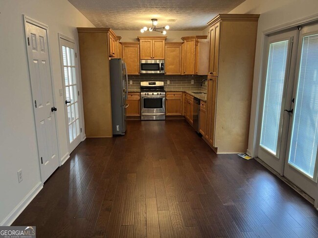 Building Photo - 3184 Elmwood Ct
