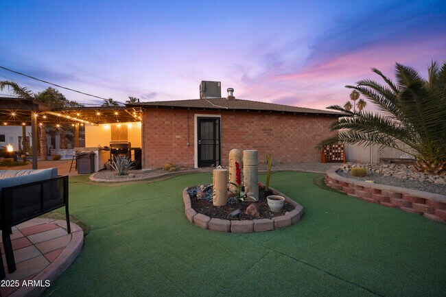 Building Photo - 2240 N 74th Way