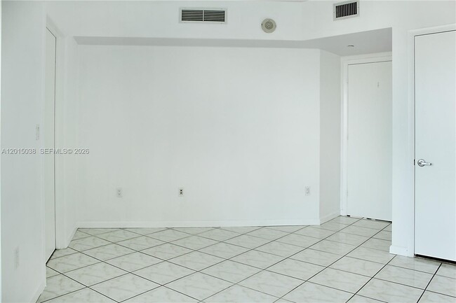Building Photo - 350 S Miami Ave