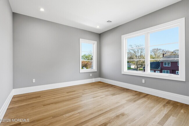 Building Photo - 84 Cooper Ave