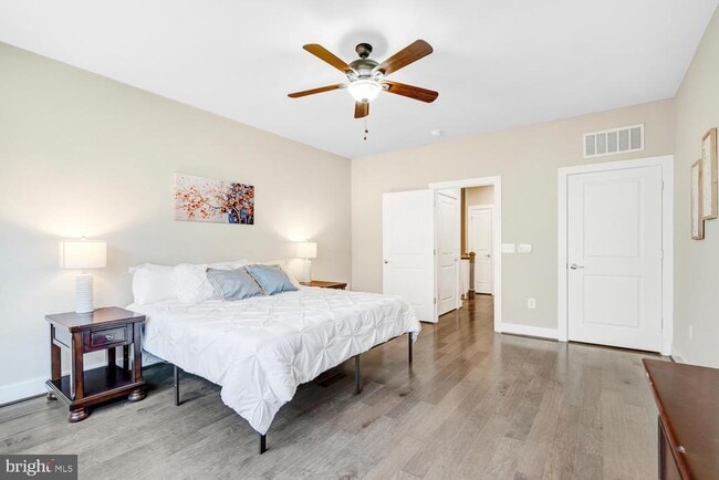 Building Photo - 7770 Belvale Dr