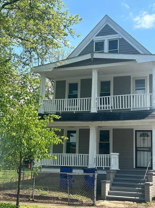 Building Photo - 1005 E 74th St