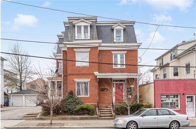 Building Photo - 332 Academy Ave