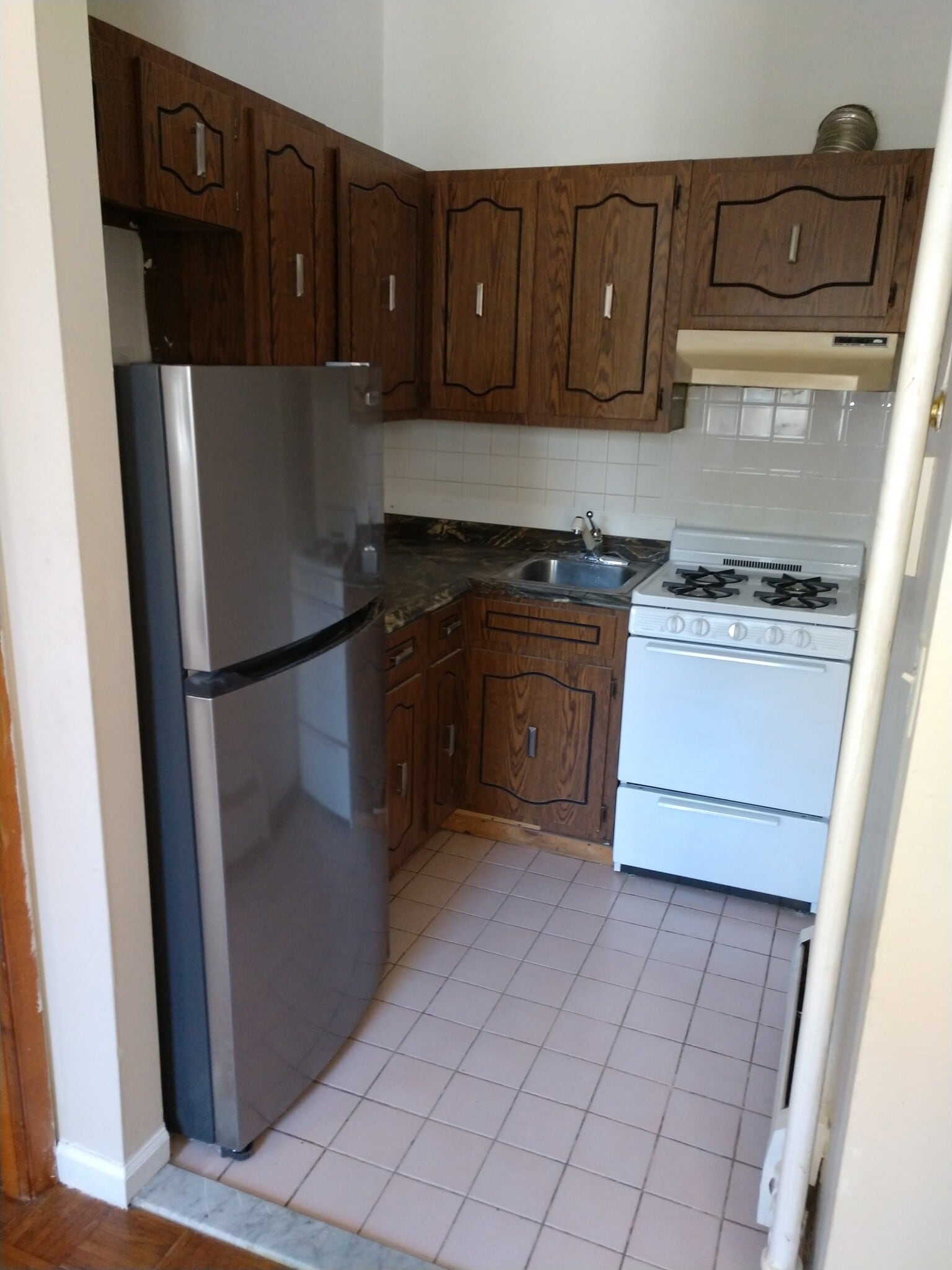 Kitchen - 240 E 23rd St