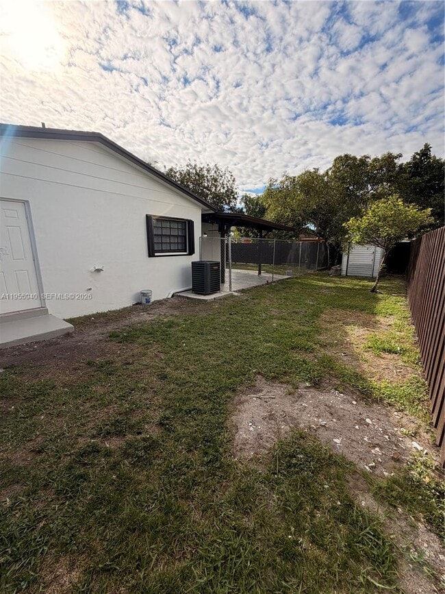 Building Photo - 10854 SW 141st Ln