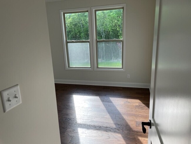 Building Photo - Vonore 37885 - 4 bedroom, 3 bath in Tellico Village - Contact Ed Johnson 865-924-5045