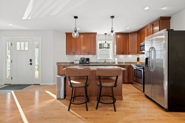 Building Photo - 589 Laconia Rd