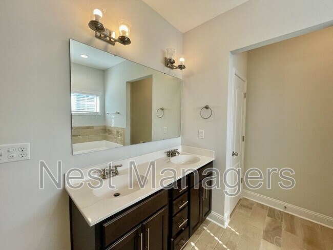 Building Photo - 279 Cromwell Ct