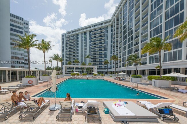 Building Photo - 10275 Collins Ave