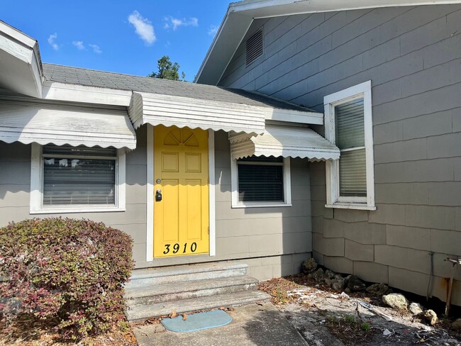 Building Photo - Adorable 3 bed/2 bath home in Plant City