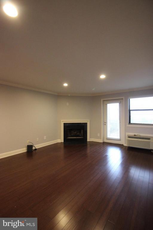 Building Photo - 3217 Wisconsin Ave