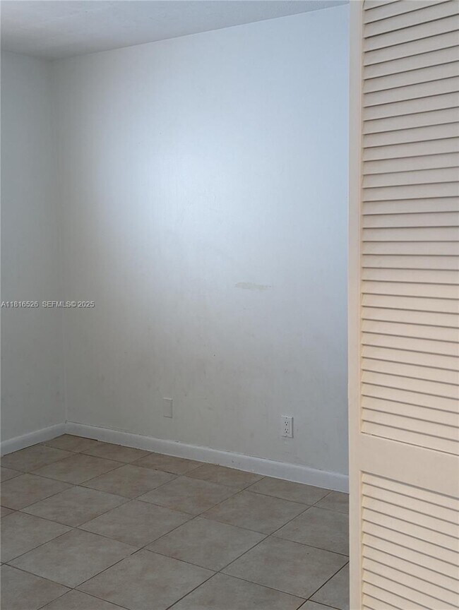 Building Photo - 876 Sand Creek Cir