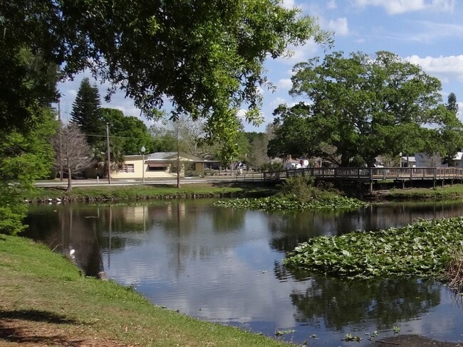 Building Photo - Updated 3 Bedroom 2 Bath in Central Gulfport