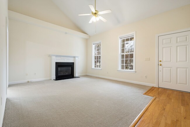 Building Photo - 3 Bed 2 Bath Chatham Forest Home - Available Now!