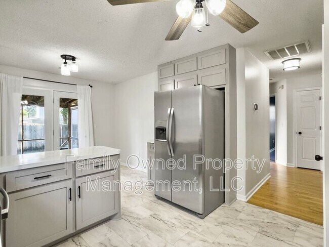 Building Photo - 145 Wilton St